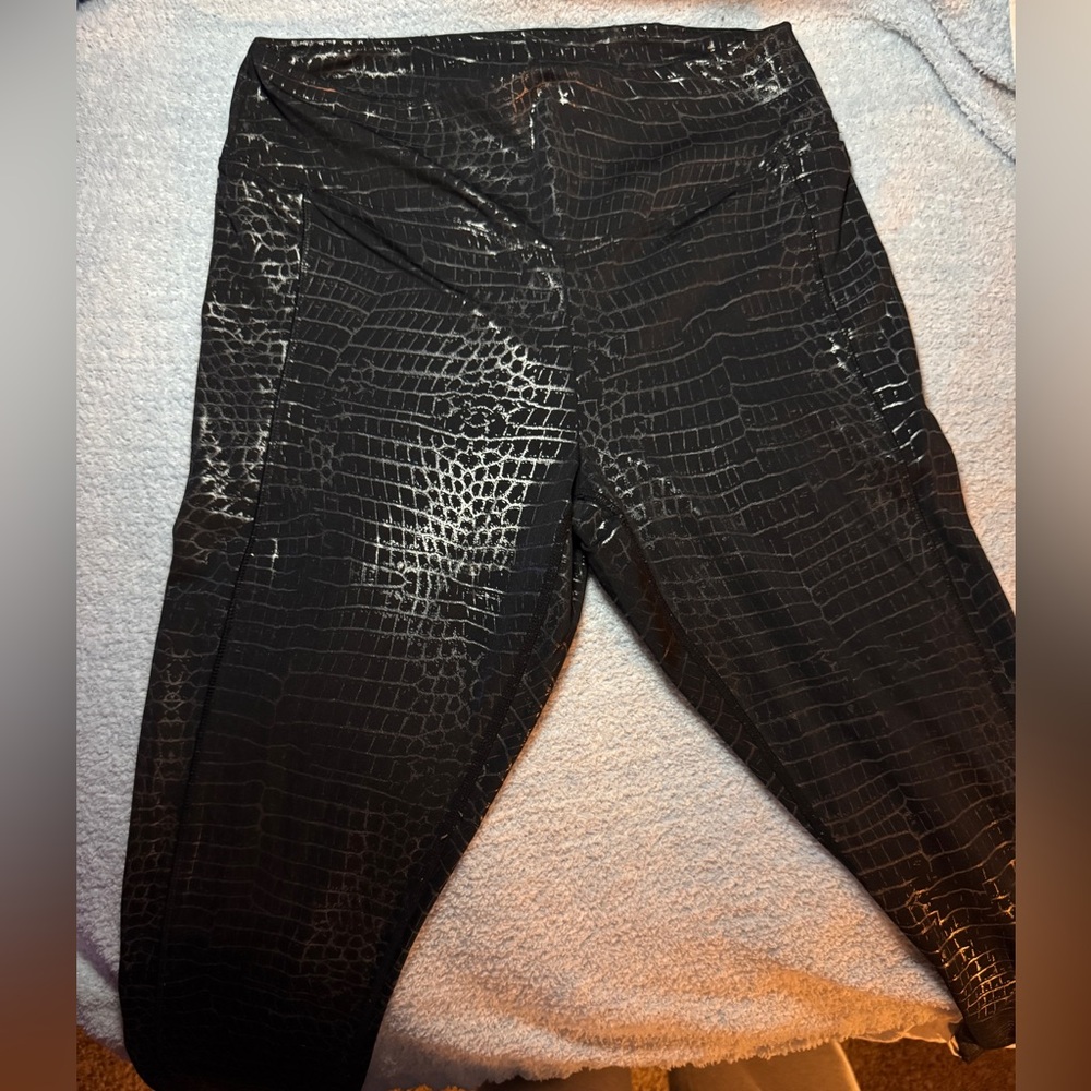 PINK Active Victorias Secret Snake Skin Leggings.